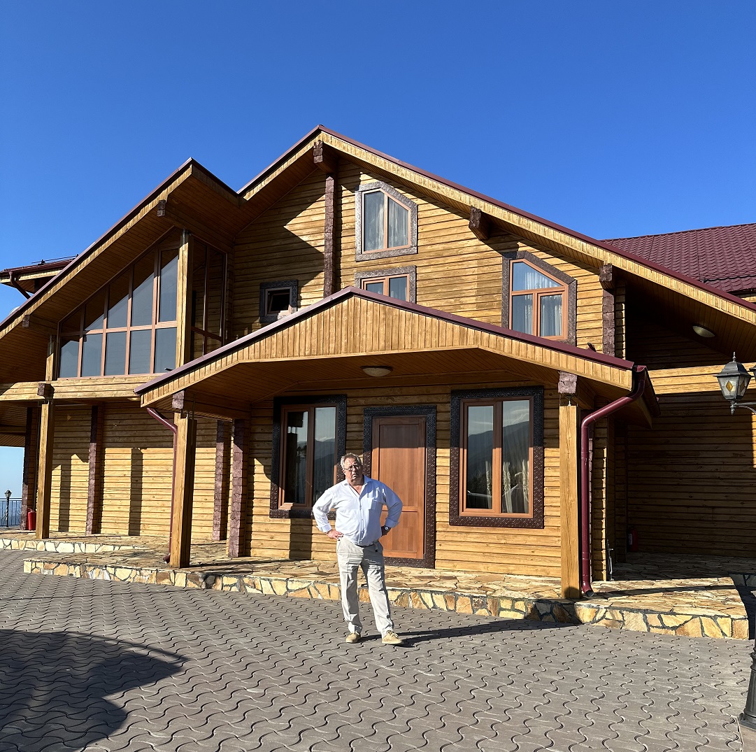 202308302